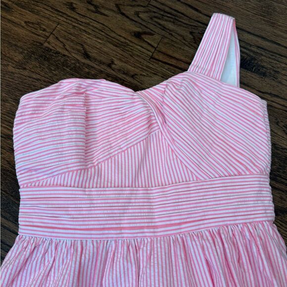 Lilly Pulitzer Addison Dress in Pink Tropics Seersucker
A17 - Picture 4 of 10